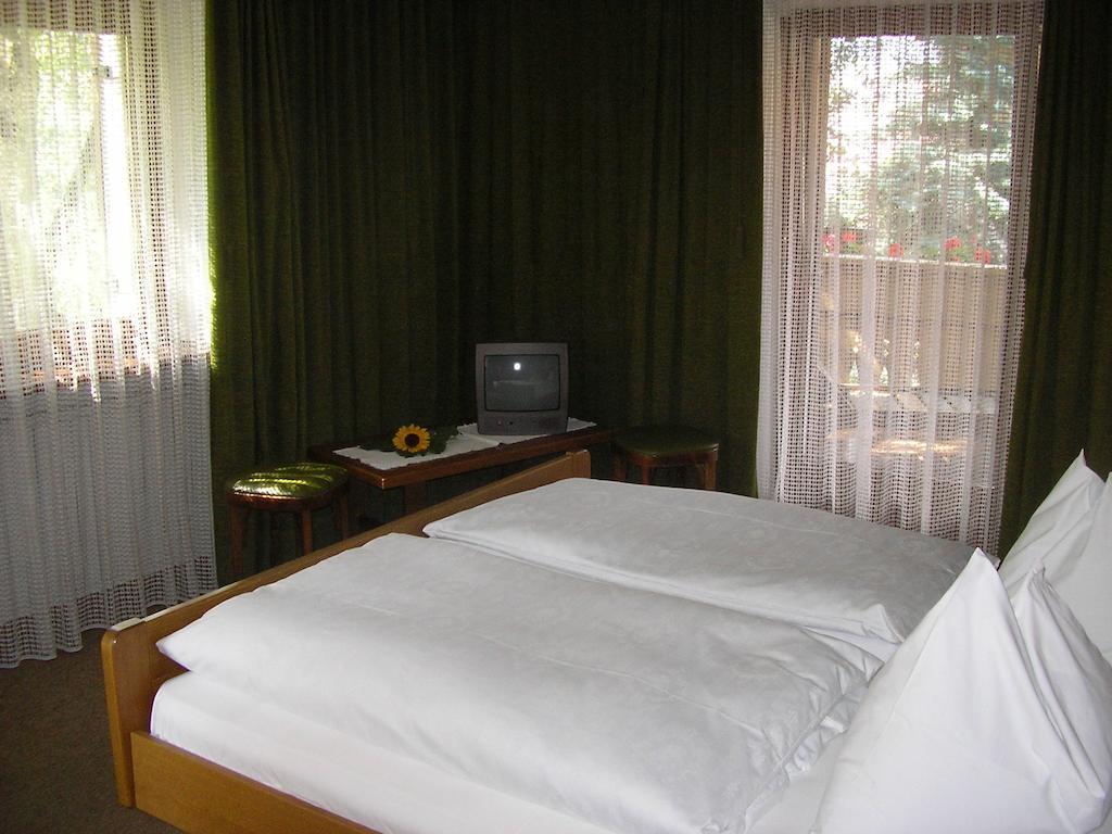 Hotel Burgblick San Lorenzo di Sebato Habitación foto