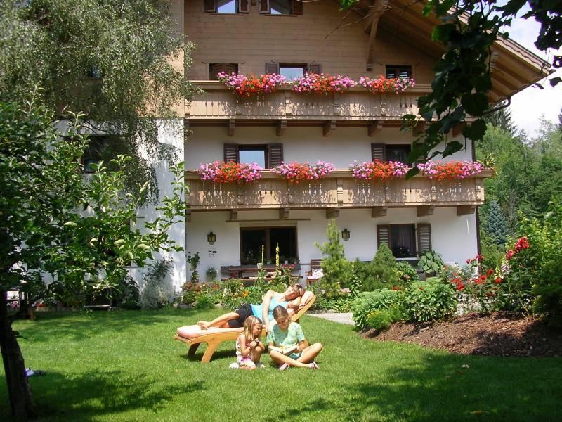 Hotel Burgblick San Lorenzo di Sebato Exterior foto